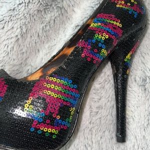 Jacqueline Ferrar Women's Size 8 High Heels Sequined Skull Design